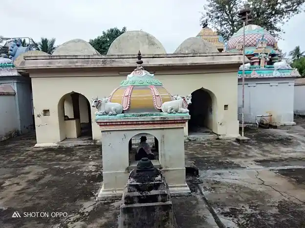 Arulmigu Meenatchi Sundareswarar Temple, Sethrapalapuram, Kuthalam - 609801 அருள்மிகு மீனாட்சி சுந்தரேஸ்வரசுவாமி திருக்கோயில், சேத்ரபாலபுரம், Kuthalam - 609801, Mayiladuthurai - Ancient Temple Architecture and History Image 6