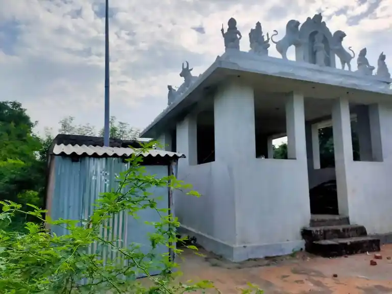 Arulmigu Meenatchiyamman Temple, Kavanoor - 623706 அருள்மிகு மீனாட்சியம்மன் திருக்கோயில், Kavanoor - 623706, Ramanathapuram - Ancient Temple Architecture and History Image 3
