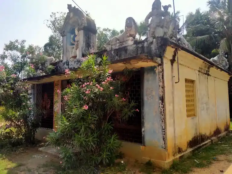 Arulmigu Meikaiyamman Temple, Thumbathikottai - 614904 Arulmigu Meikaiyamman Temple, Thumbathikottai - 614904, Thanjavur - Ancient Temple Architecture and History Image 2
