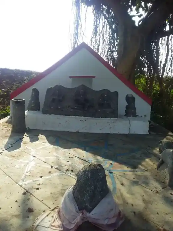 Arulmigu Menadisari Sastha Thorutemple, Near Dhuvarankulam Karai, Tenkasi - 627811 அருள்மிகு மின்னடிசேரி சாஸ்தா திருக்கோயில், -, Tenkasi - 627811, Tenkasi - Ancient Temple Architecture and History Image 3