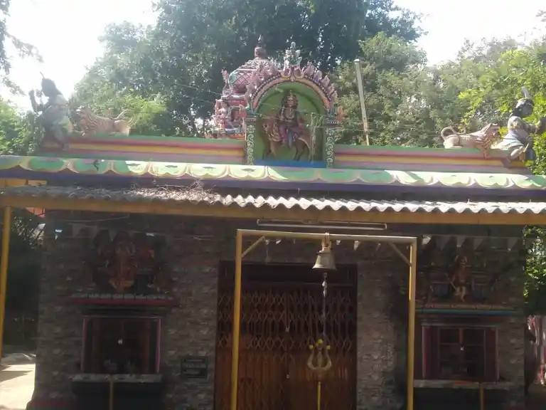 Arulmigu Mettupatti Mariamman Temple, Mettupatti Near State Bank Of Indiaharur, Harur - 636903 அருள்மிகு மேட்டுப்பட்டி மாரியம்மன் திருக்கோயில், மேட்டுப்பட்டி ஸ்டேட் பேங்க் ஆப் இந்தியா அருகில், ஹரூர் - 636903, Dharmapuri - Ancient Temple Architecture and History Image 2
