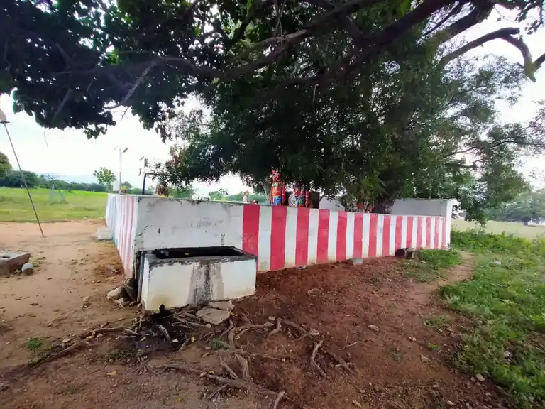 Arulmigu Mettupatty Muniyappasamy Temple, Mettupatty - 639001 அருள்மிகு மேட்டுப்பட்டி முனியப்பசாமி திருக்கோயில், Mettupatty - 639001, Karur - Ancient Temple Architecture and History Image 3