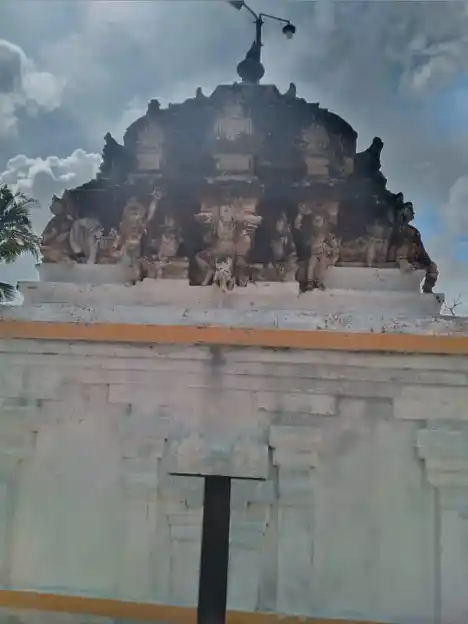 Arulmigu Meyyar Ayyanar Temple, Silatoor - 614622 அருள்மிகு மெய்யர் அய்யனார் திருக்கோயில், நற்பவளக்குடி, அறந்தாங்கி வட்டம் - 614622, Pudukkottai - Ancient Temple Architecture and History Image 3