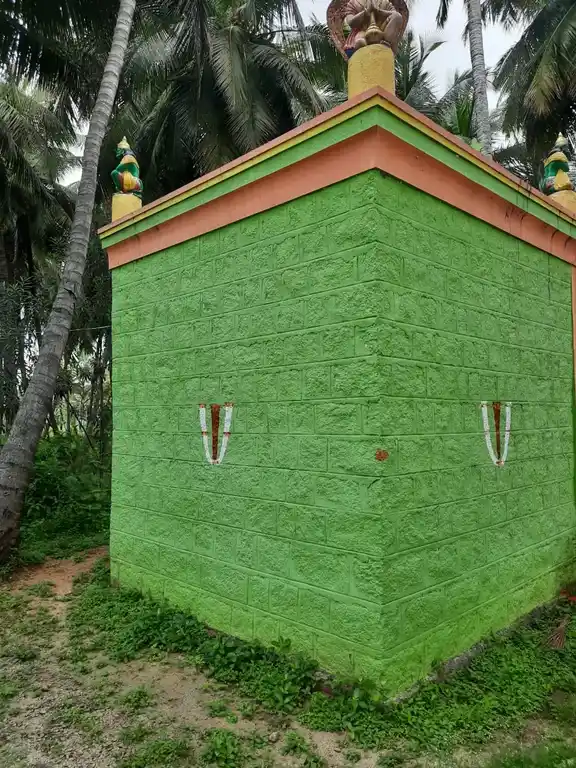 Arulmigu Mittahalli Perumal Temple, Sukkarandahalli, Kaveripattinam - 635112 அருள்மிகு மிட்டஹள்ளி பெருமாள் திருக்கோயில், சுக்கராண்டஹள்ளி, மிட்டஹள்ளி - 635112, Krishnagiri - Ancient Temple Architecture and History Image 3