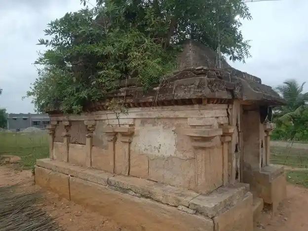 Arulmigu Mokkamudaiya Ayyanar Temple, Mokur, Mokur - 614602 அருள்மிகு மோக்கமுடைய அய்யனார் திருக்கோயில், Mokur, Mokur - 614602, Thanjavur - Ancient Temple Architecture and History Image 4