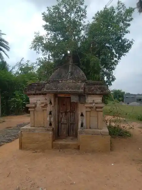 Arulmigu Mokkamudaiya Ayyanar Temple, Mokur, Mokur - 614602 அருள்மிகு மோக்கமுடைய அய்யனார் திருக்கோயில், Mokur, Mokur - 614602, Thanjavur - Ancient Temple Architecture and History Image 9