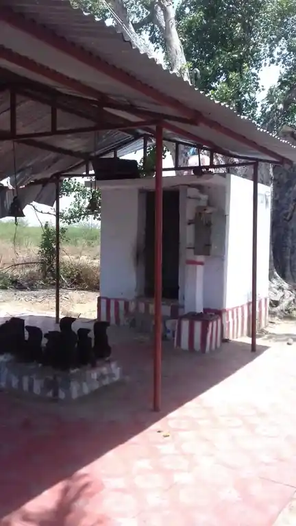 Arulmigu Mookarai Vinayagar Temple, Middle Of The Field, Meenatchipuram - 627761