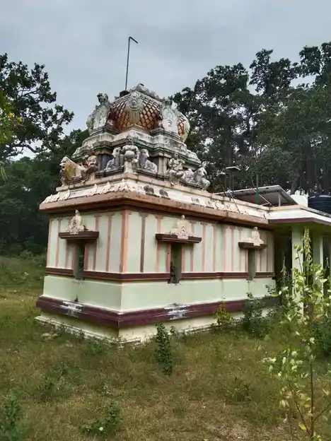 Arulmigu Moolasangarayyan Temple, Adimalaivaram - 638401 அருள்மிகு மூலசங்கரய்யன் திருக்கோயில், Adimalaivaram - 638401, Erode - Ancient Temple Architecture and History Image 5