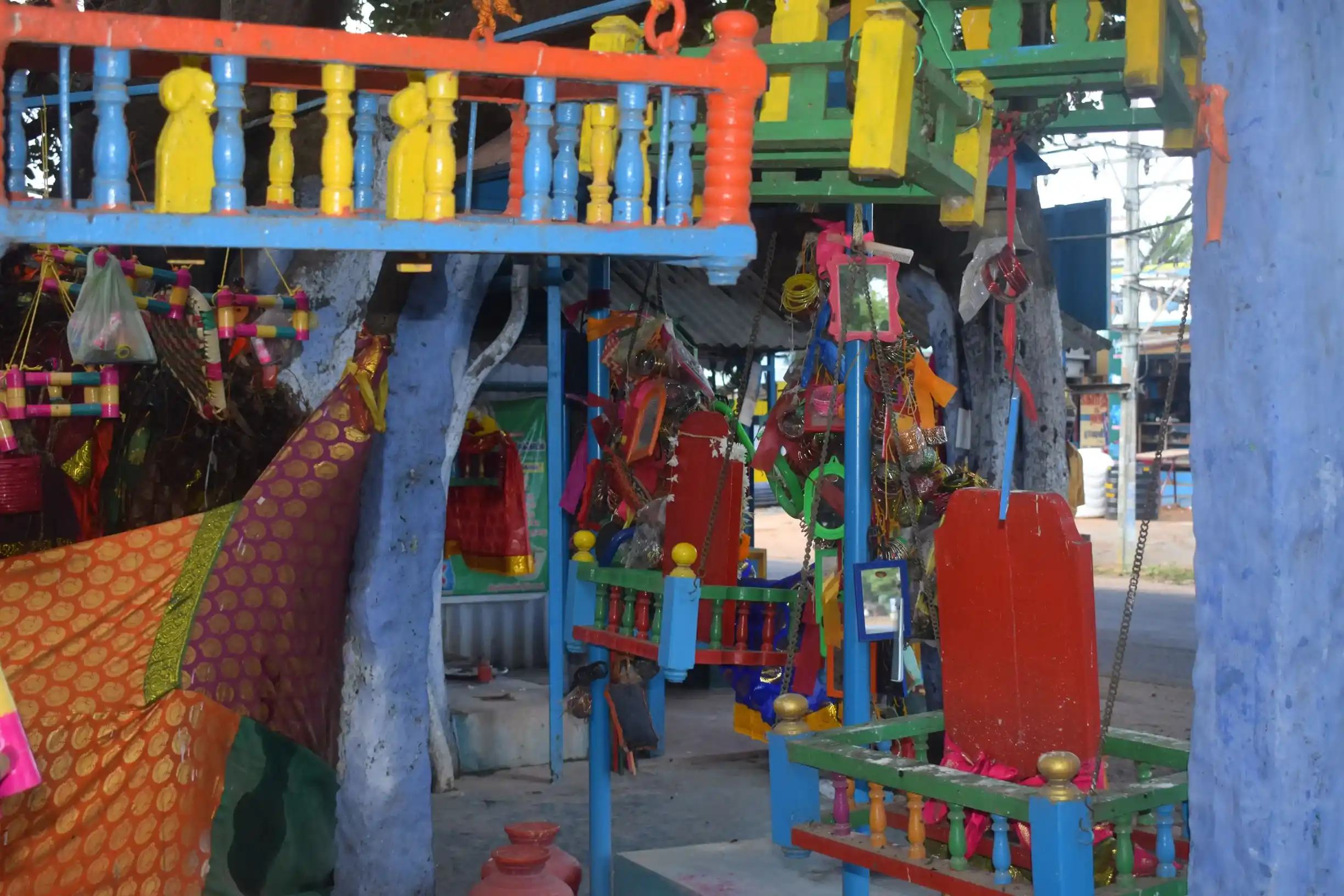 Arulmigu Moonaal Yendra Muppudathiyamman Temple, Near Pavoorchatram, Navaneethakrishnapuram - 627806 அருள்மிகு மூணால் என்ற முப்பிடாதியம்மன் திருக்கோயில், Near Pavoorchatram, Navaneethakrishnapuram - 627806, Tenkasi - Ancient Temple Architecture and History Image 7