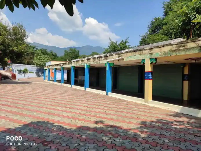 Arulmigu Moongilanai Kamatchiamman Temple, Devathanapatti - 625602 அருள்மிகு மூங்கிலனை காமாட்சியம்மன் திருக்கோயில், தேவதானப்பட்டி - 625602, Theni - Ancient Temple Architecture and History Image 3