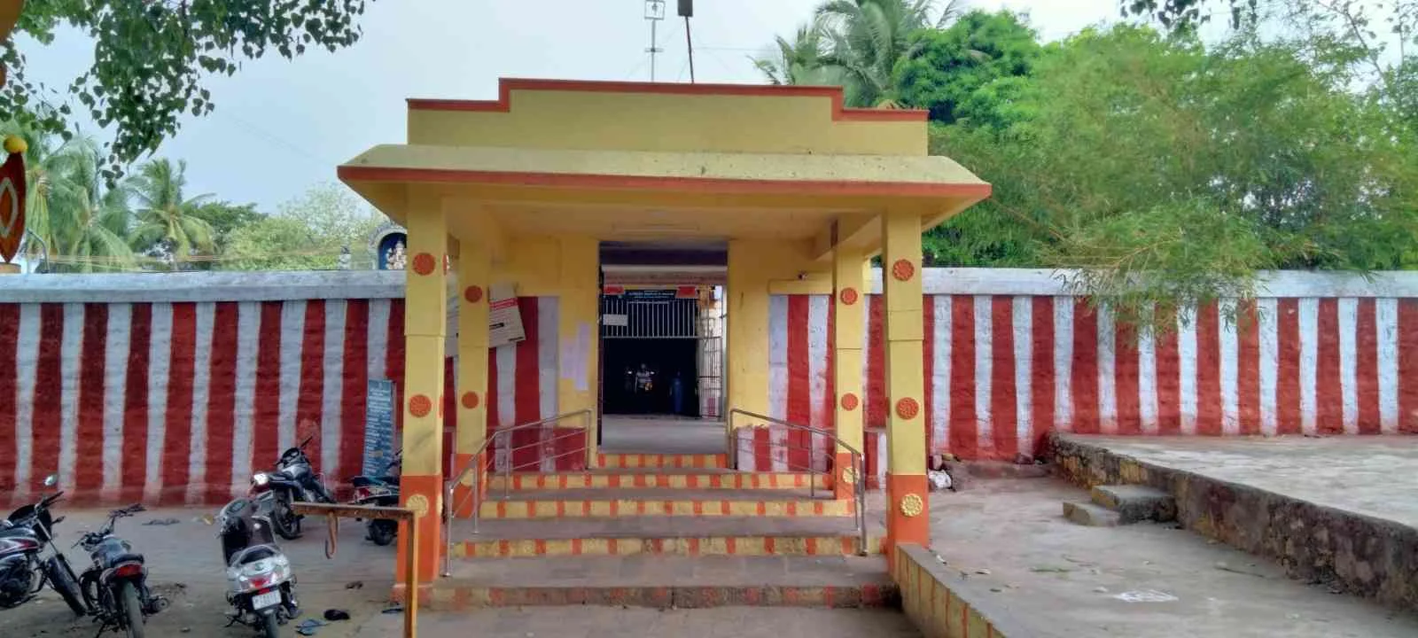 அருள்மிகு மூங்கிலனை காமாட்சியம்மன் திருக்கோயில், தேவதானப்பட்டி - 625602