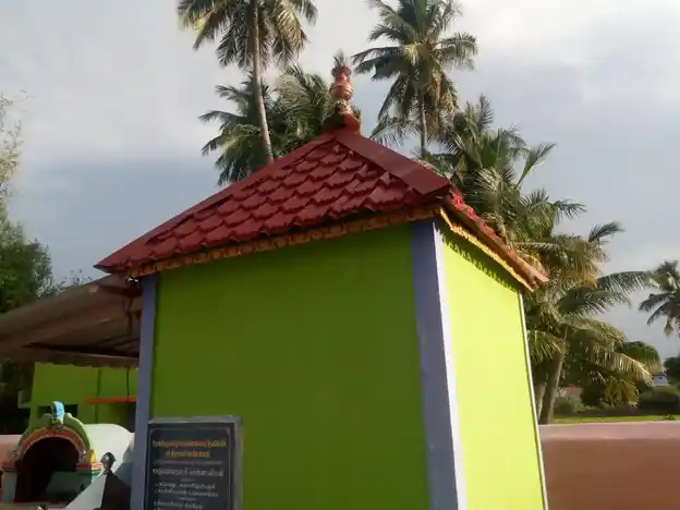 Arulmigu Moongilpudur Karuppannaswamy Temple, Unjalur - 638152 அருள்மிகு மூங்கில்புதூர் கருப்பண்னசாமி பவளாயி அம்மன் திருக்கோயில், Unjalur - 638152, Erode - Ancient Temple Architecture and History Image 2
