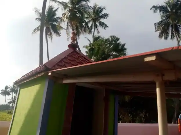 Arulmigu Moongilpudur Karuppannaswamy Temple, Unjalur - 638152 அருள்மிகு மூங்கில்புதூர் கருப்பண்னசாமி பவளாயி அம்மன் திருக்கோயில், Unjalur - 638152, Erode - Ancient Temple Architecture and History Image 3