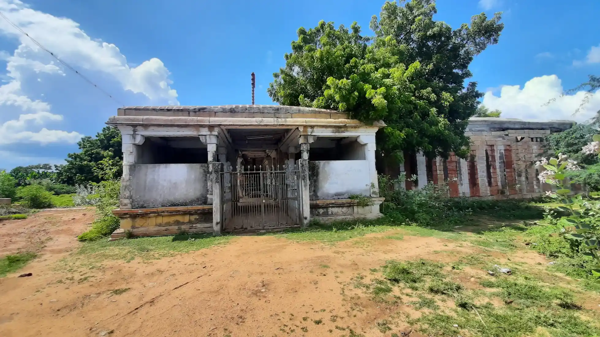 Arulmigu Moonreswaramodaiyar Temple, Attalanallur - 627426