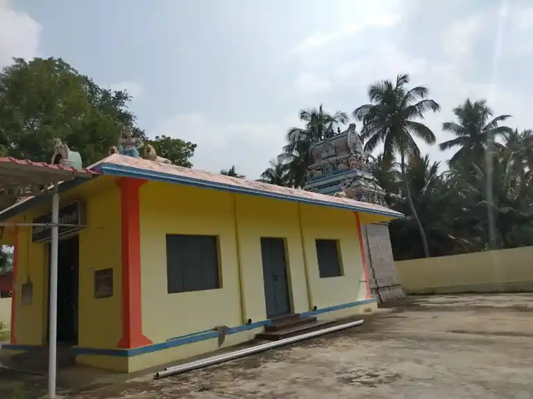 Arulmigu Moovarkandiamman Temple, Poosaripatti - 642205 அருள்மிகு மூவர்கண்டியம்மன் திருக்கோயில், Poosaripatti - 642205, Coimbatore - Ancient Temple Architecture and History Image 2