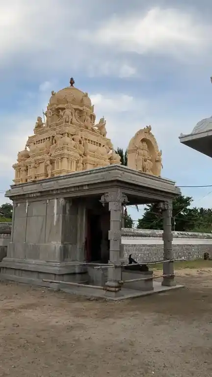 Arulmigu Moovendharreeswarar Temple, Nasiyanur - 638107 Temple