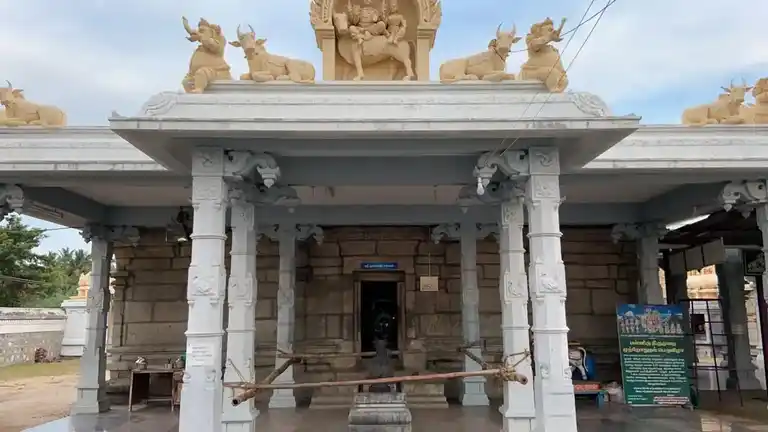 Arulmigu Moovendharreeswarar Temple, Nasiyanur - 638107 அருள்மிகு மூவேந்தர் ஆதிநாராயணப் பெருமாள் திருக்கோயில், Nasiyanur - 638107, Erode - Ancient Temple Architecture and History Image 2