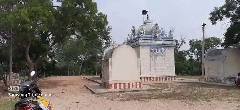 Arulmigu Mottamalai Perumal And Adaikalam Katha Ayyanaar Temple, Sethur - 624401