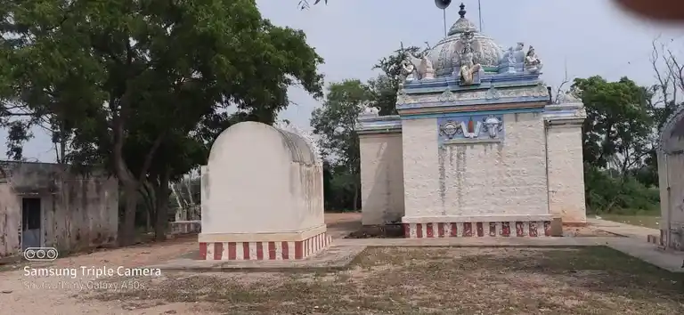 Arulmigu Mottamalai Perumal And Adaikalam Katha Ayyanaar Temple, Sethur - 624401 அருள்மிகு மொட்டமலை பெருமாள் மற்றும் அடைக்கலம் காத்த அய்யனார் திருக்கோயில், Sethur - 624401, Dindigul - Ancient Temple Architecture and History Image 3