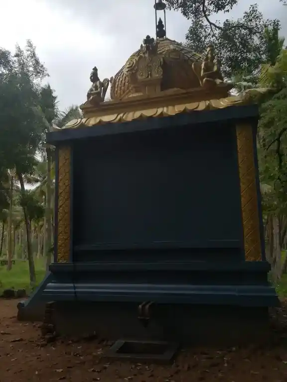 Arulmigu Mottaperumal Temple, Mannadimangalam - 625207 அருள்மிகு மொட்ட பெருமாள் திருக்கோயில், மண்ணாடிமங்கலம் - 625207, Madurai - Ancient Temple Architecture and History Image 2