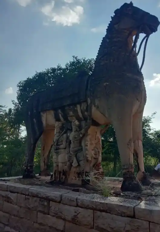 Arulmigu Mudimalai Aandavar Temple, Senkuruchi - 624306 அருள்மிகு முடிமலை ஆண்டவர் கோயில், Senkuruchi - 624306, Dindigul - Ancient Temple Architecture and History Image 6