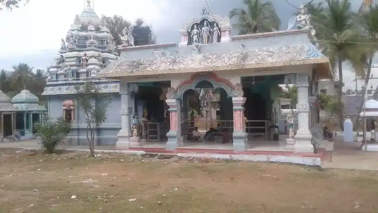 Arulmigu Mukkarainarashimhaswamy Temple, Avaniperur West, Edappady - 637101 அருள்மிகு&nbsp; மூக்கரை நரசிம்ம பெருமாள் திருக்கோயில், மேற்கு ஆவணிபேரூர், எடப்பாடி - 637101, Salem - Ancient Temple Architecture and History Image 3