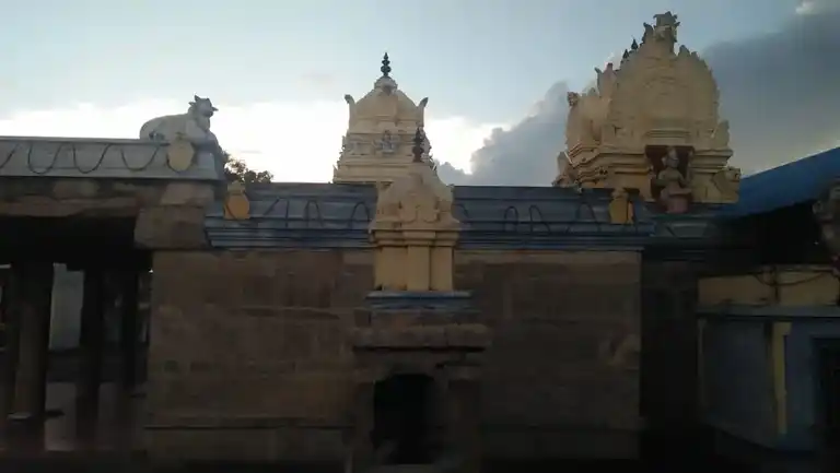 Arulmigu Muktheeswarar Temple, Inside The Village, Selai - 631203 அருள்மிகு முக்தீஸ்வரர் திருக்கோயில், Inside The Village, Selai - 631203, Tiruvallur - Ancient Temple Architecture and History Image 4