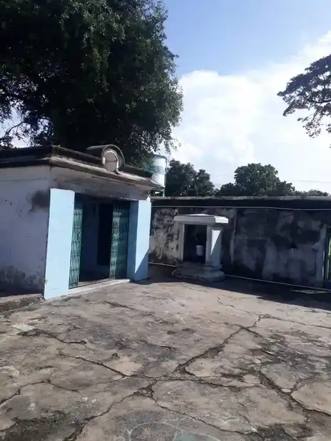 Arulmigu Muktheeswarar Temple, Near Railway Station, Kadambathur - 602001