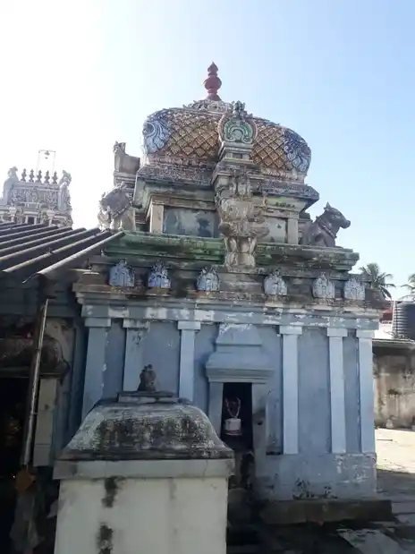 Arulmigu Muktheeswarar Temple, Near Railway Station, Kadambathur - 602001 அருள்மிகு முக்தீஸ்வரர் திருக்கோயில், Near Railway Station, Kadambathur - 602001, Tiruvallur - Ancient Temple Architecture and History Image 4