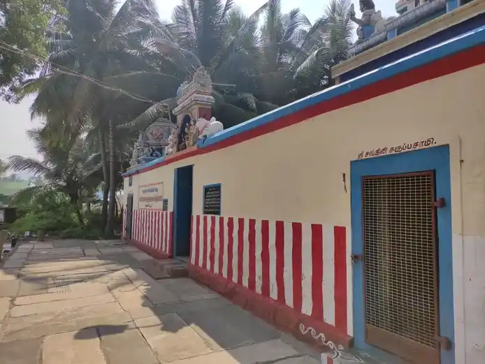 Arulmigu Mulumundaganatha Swamy And Gurunatha Swamy Temple, Gullichettipatty - 624219 அருள்மிகு முழுமுண்டகநாதசாமி மற்றும் குருநாதசாமி திருக்கோயில், Gullichettipatty - 624219, Dindigul - Ancient Temple Architecture and History Image 3