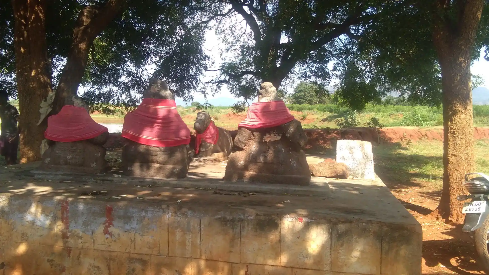 Arulmigu Mummoorthisamy Temple, Mottanoothu - 625512 அருள்மிகு மும்மூர்த்தி சாமி திருக்கோயில், Mottanoothu - 625512, Theni - Ancient Temple Architecture and History Image 2