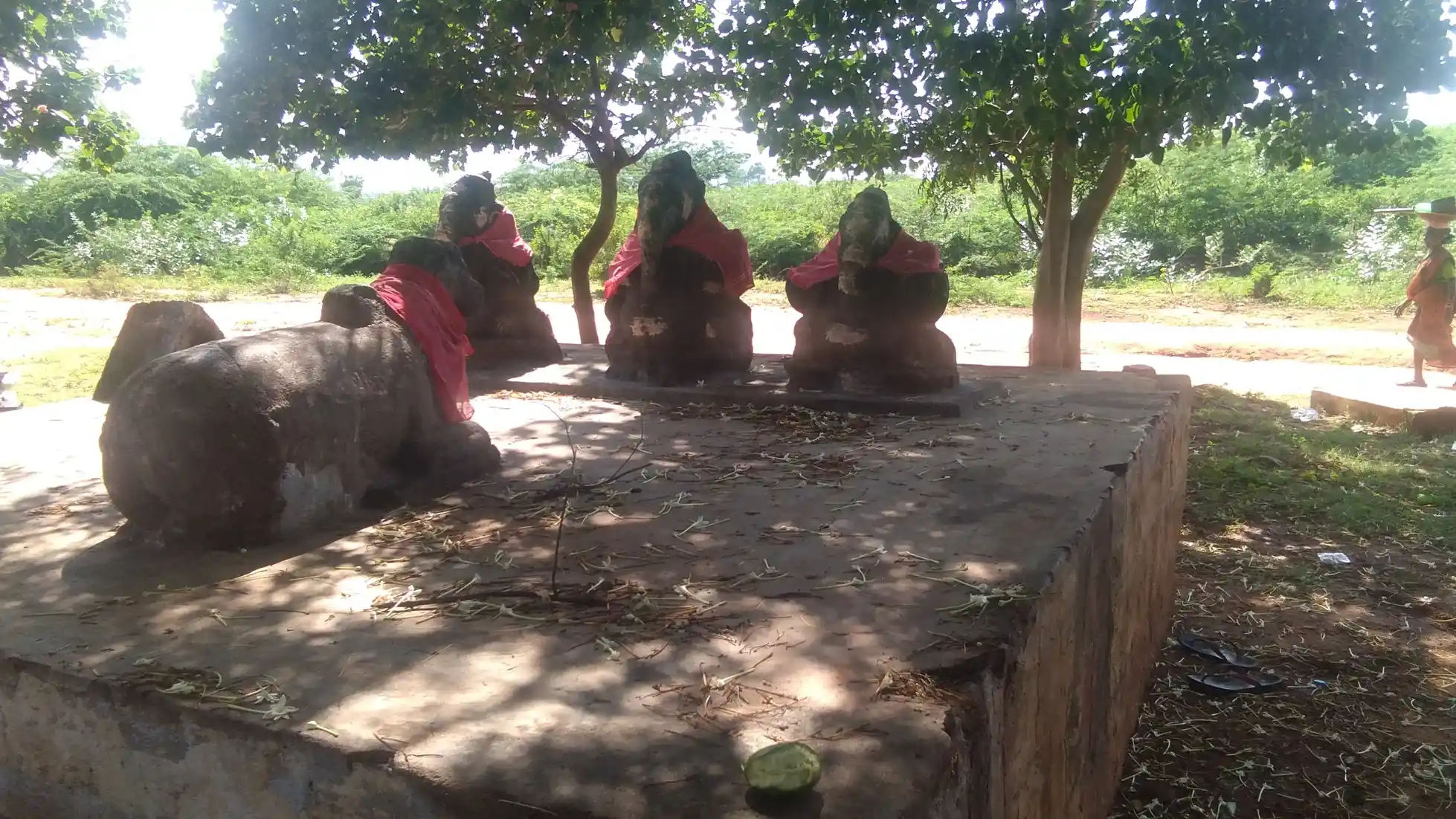 Arulmigu Mummoorthisamy Temple, Mottanoothu - 625512 அருள்மிகு மும்மூர்த்தி சாமி திருக்கோயில், Mottanoothu - 625512, Theni - Ancient Temple Architecture and History Image 4