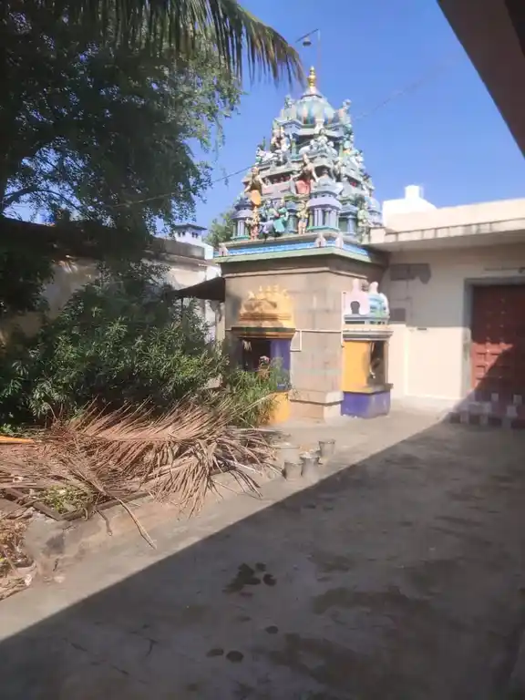 Arulmigu Munaieduvar Nayinar Temple, Silvarpatti - 625601 அருள்மிகு முணையிடுவார் நயினார் திருக்கோயில், சில்வார்பட்டி - 625601, Theni - Ancient Temple Architecture and History Image 3