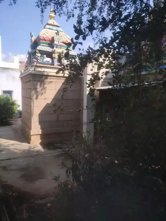 Arulmigu Munaieduvar Nayinar Temple, Silvarpatti - 625601 அருள்மிகு முணையிடுவார் நயினார் திருக்கோயில், சில்வார்பட்டி - 625601, Theni - Ancient Temple Architecture and History Image 4