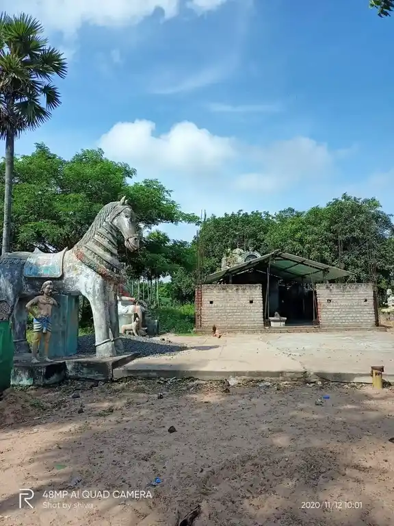Arulmigu Muni Iyyanar Temple, Semmankuppam - 607003 அருள்மிகு முனிஅய்யனார் திருக்கோயில், Semmankuppam - 607003, Cuddalore - Ancient Temple Architecture and History Image 2