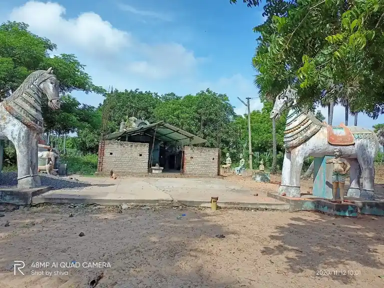 Arulmigu Muni Iyyanar Temple, Semmankuppam - 607003 அருள்மிகு முனிஅய்யனார் திருக்கோயில், Semmankuppam - 607003, Cuddalore - Ancient Temple Architecture and History Image 3