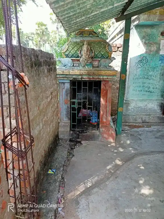 Arulmigu Muni Iyyanar Temple, Semmankuppam - 607003 அருள்மிகு முனிஅய்யனார் திருக்கோயில், Semmankuppam - 607003, Cuddalore - Ancient Temple Architecture and History Image 6