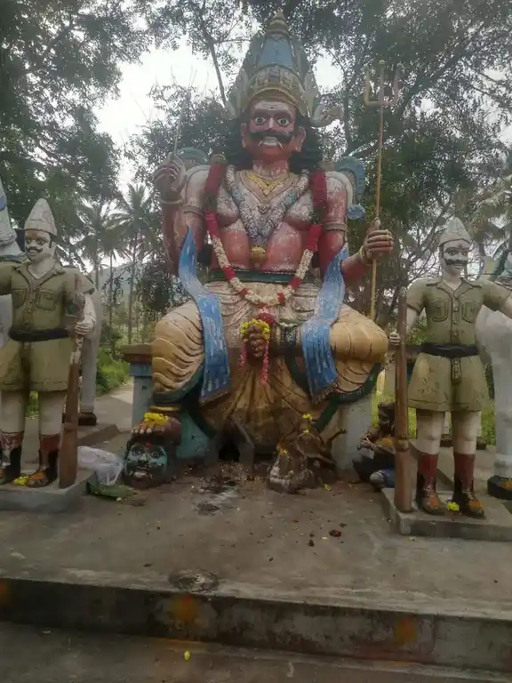 Arulmigu Munidever Temple, Chinnakoundanahalli, Nammandahalli - 636812 அருள்மிகு முனிதேவர் திருக்கோயில், Chinnakoundanahalli, Nammandahalli - 636812, Dharmapuri - Ancient Temple Architecture and History Image 3