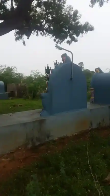 Arulmigu Munikkoyil, Idaiyankaadu - 614616 அருள்மிகு முனிக்கோயில், இடையன்காடு, அறந்தாங்கி, புதுக்கோட்டை. கோயில், Idaiyankaadu - 614616, Pudukkottai - Ancient Temple Architecture and History Image 2