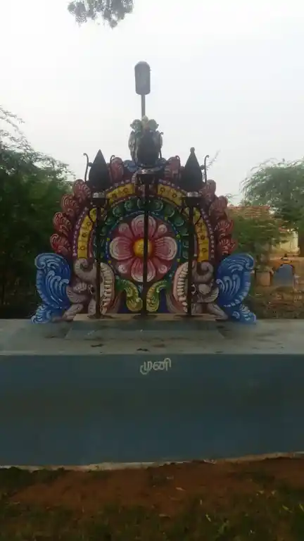 Arulmigu Munikkoyil, Idaiyankaadu - 614616 அருள்மிகு முனிக்கோயில், இடையன்காடு, அறந்தாங்கி, புதுக்கோட்டை. கோயில், Idaiyankaadu - 614616, Pudukkottai - Ancient Temple Architecture and History Image 4