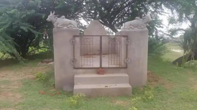 Arulmigu Munikkoyil, Sevanthaankaadu - 614616 அருள்மிகு முனிக்கோயில், செவந்தான்காடு, அறந்தாங்கி வட்டம், புதுக்கோட்டை மாவட்டம். கோயில், Sevanthaankaadu - 614616, Pudukkottai - Ancient Temple Architecture and History Image 3