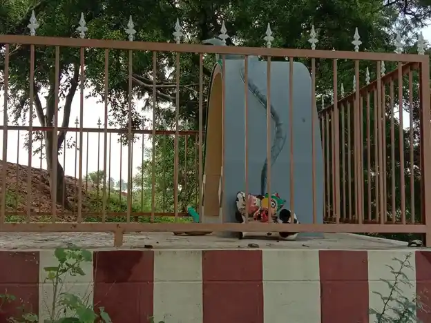 Arulmigu Muniyampatti Kannimaar Temple, Muniyampatti - 624005 அருள்மிகு முனியம்பட்டி கன்னிமார் திருக்கோயில், Muniyampatti - 624005, Dindigul - Ancient Temple Architecture and History Image 3