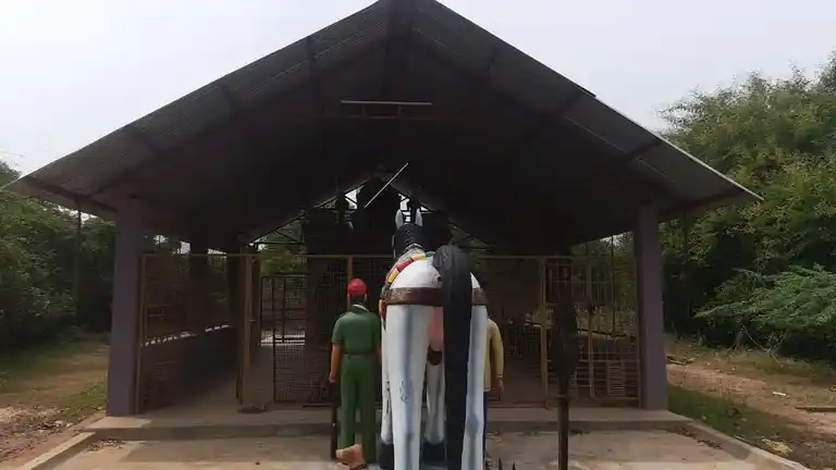 Arulmigu Muniyanar Temple, Kulathur - 621803 Temple