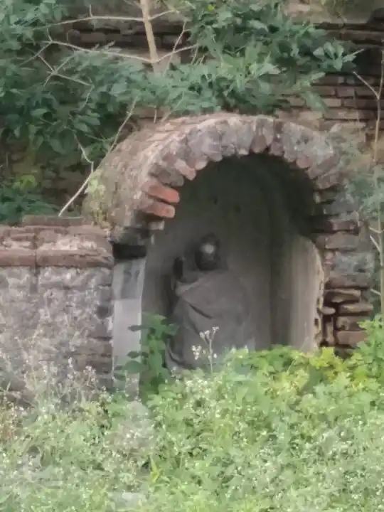 Arulmigu Muniyanar Temple, Peruvalanallur - 621704 அருள்மிகு முனியனார் திருககோயில், Peruvalanallur - 621704, Thiruchirappalli - Ancient Temple Architecture and History Image 3