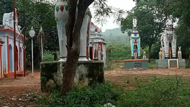 Arulmigu Muniyandi Temple, Sukkampatti - 624801 அருள்மிகு முனியாண்டி திருக்கோயில், Sukkampatti - 624801, Dindigul - Ancient Temple Architecture and History Image 11