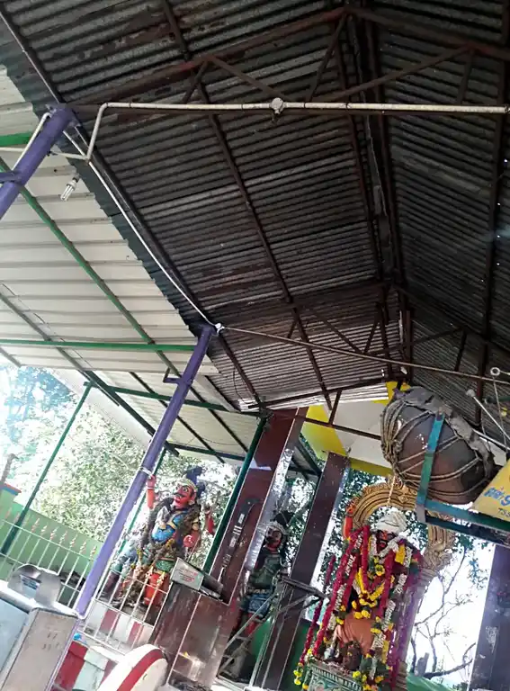 Arulmigu Muniyandiswamy Vagaiyara Temple, Alanganallur - 625501