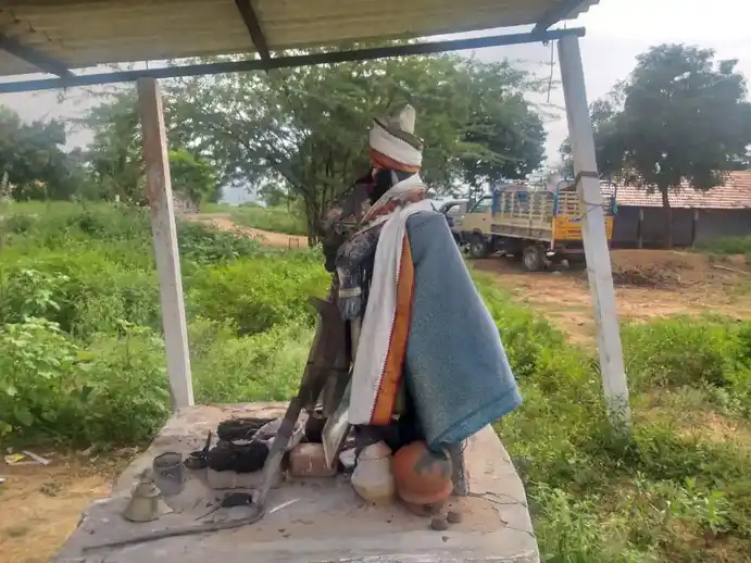 Arulmigu Muniyapasamy Temple, Veriyampatty - 621301 அருள்மிகு முனியப்பசாமி திருக்கோயில், Veriyampatty - 621301, Karur - Ancient Temple Architecture and History Image 3