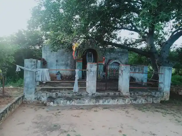 Arulmigu Muniyappa Swamy Temple, Pandidha Karanur, Pandidha Karanur - 624620 அருள்மிகு முனியப்பசாமி திருக்கோயில், Pandidha Karanur, பண்டிதகரனூர் - 624620, Dindigul - Ancient Temple Architecture and History Image 2
