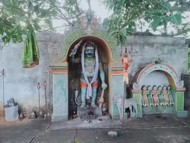Arulmigu Muniyappa Swamy Temple, Pandidha Karanur, Pandidha Karanur - 624620 அருள்மிகு முனியப்பசாமி திருக்கோயில், Pandidha Karanur, பண்டிதகரனூர் - 624620, Dindigul - Ancient Temple Architecture and History Image 3