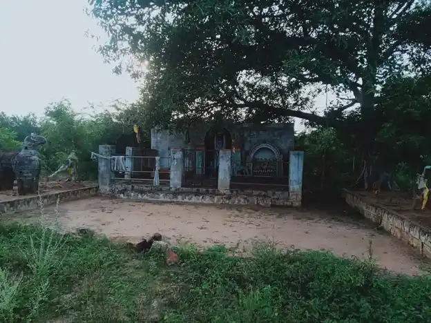 Arulmigu Muniyappa Swamy Temple, Pandidha Karanur, Pandidha Karanur - 624620 அருள்மிகு முனியப்பசாமி திருக்கோயில், Pandidha Karanur, பண்டிதகரனூர் - 624620, Dindigul - Ancient Temple Architecture and History Image 4